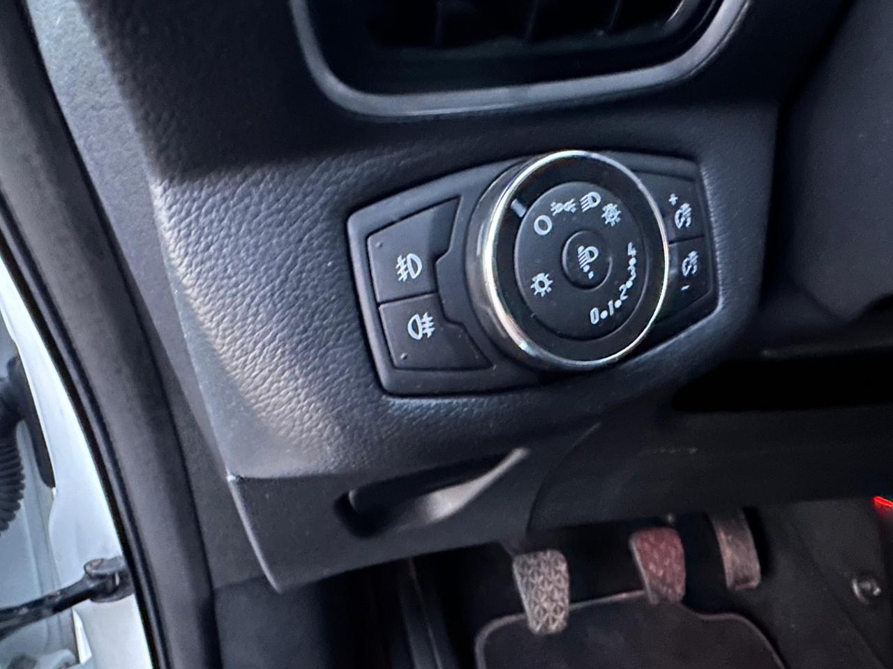 Ford B-Max 1.4 90 CV GPL Titanium Neopatentati