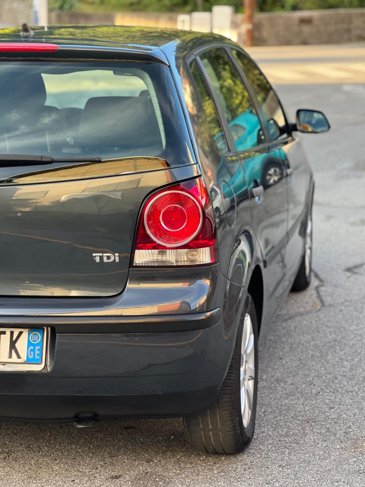 Volkswagen Polo 1.4/80CV TDI 5p. Sportline con soli 60.000km