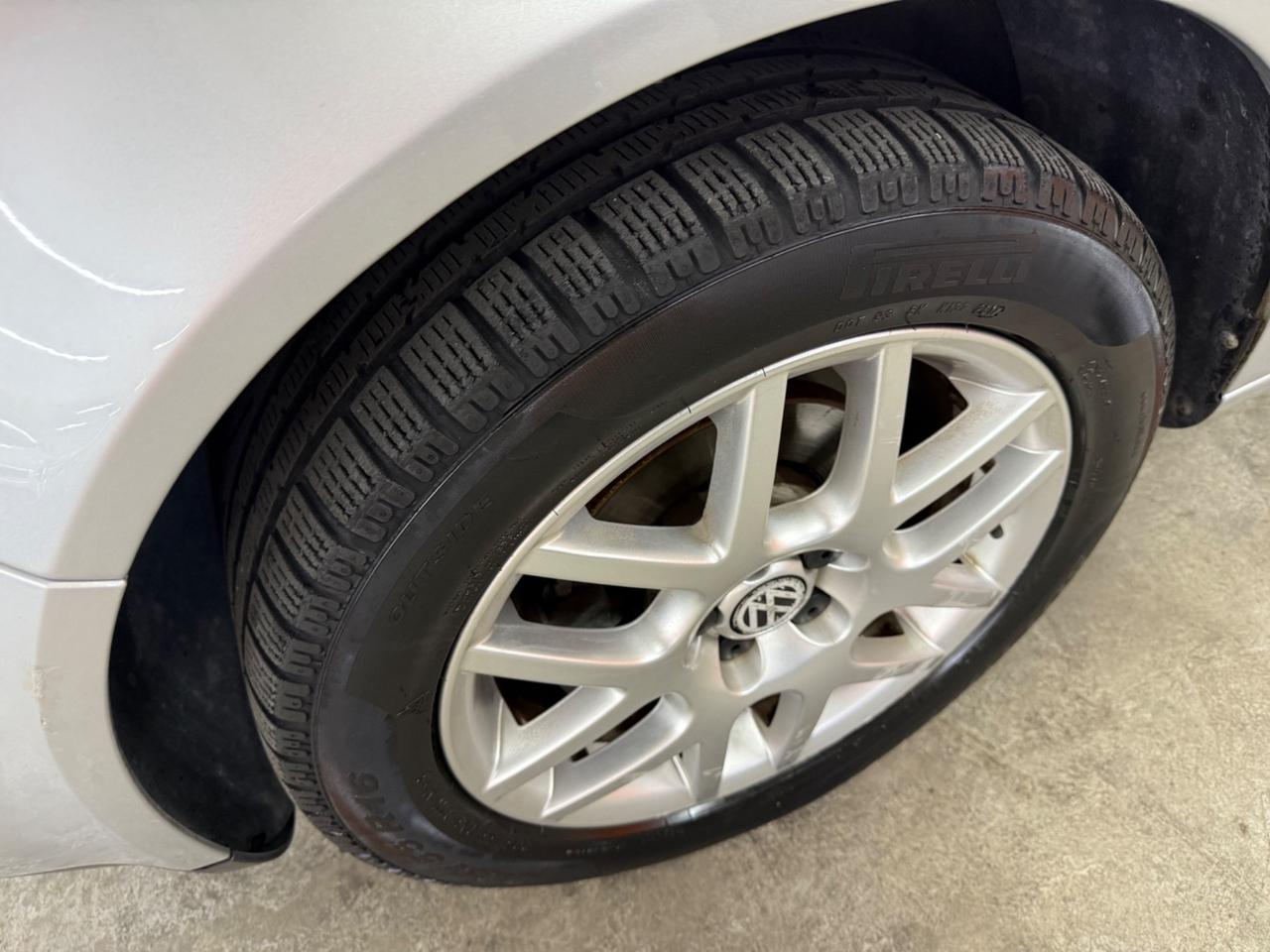 Volkswagen Golf 1.6 16V cat 5 porte Comfortline