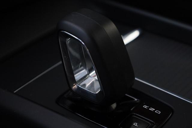 VOLVO V60 NON MARCIANTE B3 automatico Essential PREZZO NETTO