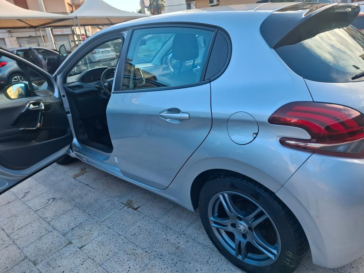 Peugeot 208 - 1.6 HDi Navi|Clima|Sensore 2017