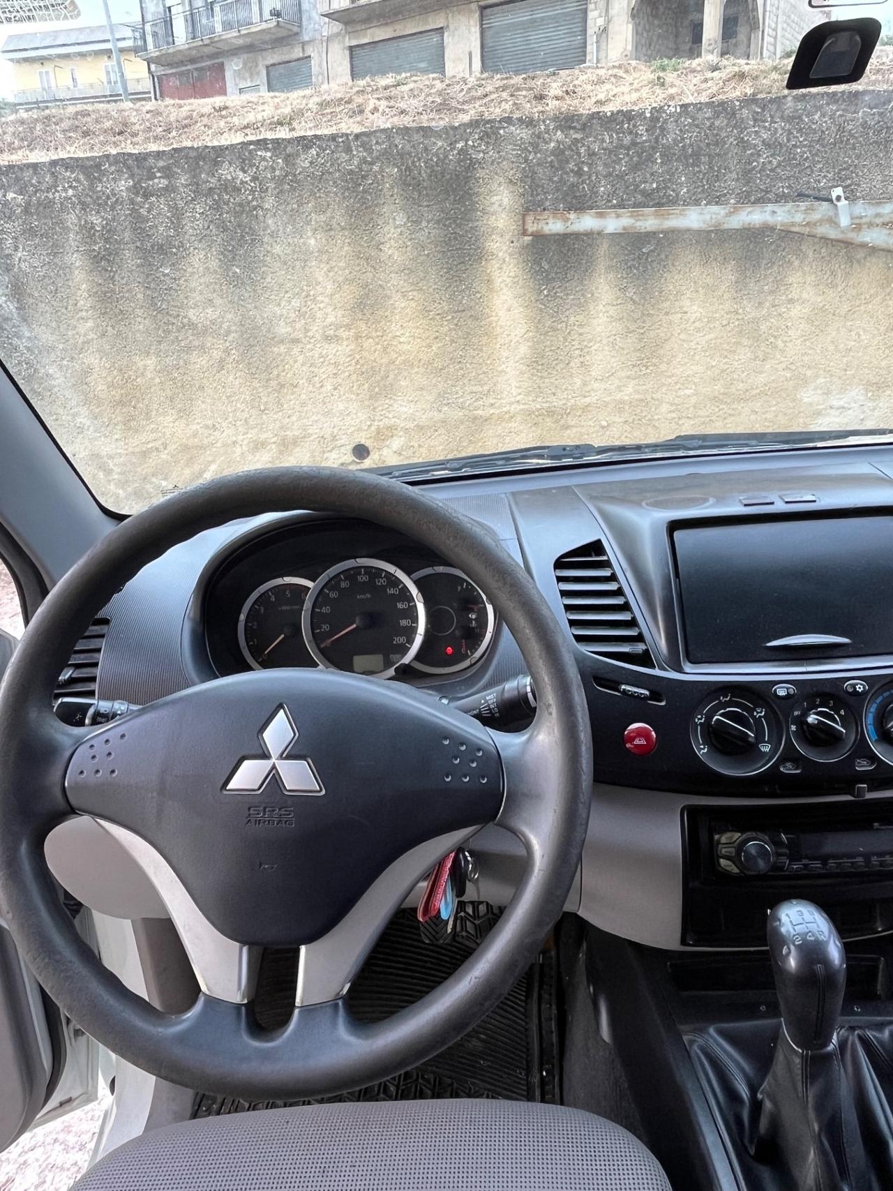 Mitsubishi L200 2.5 DI-D/136CV Club Cab Invite DPF