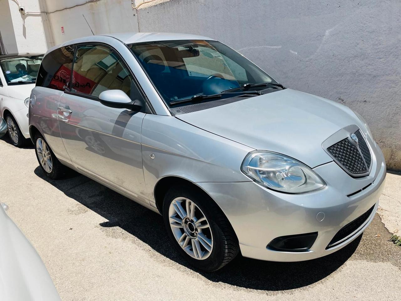 Lancia Ypsilon 1.2 Argento