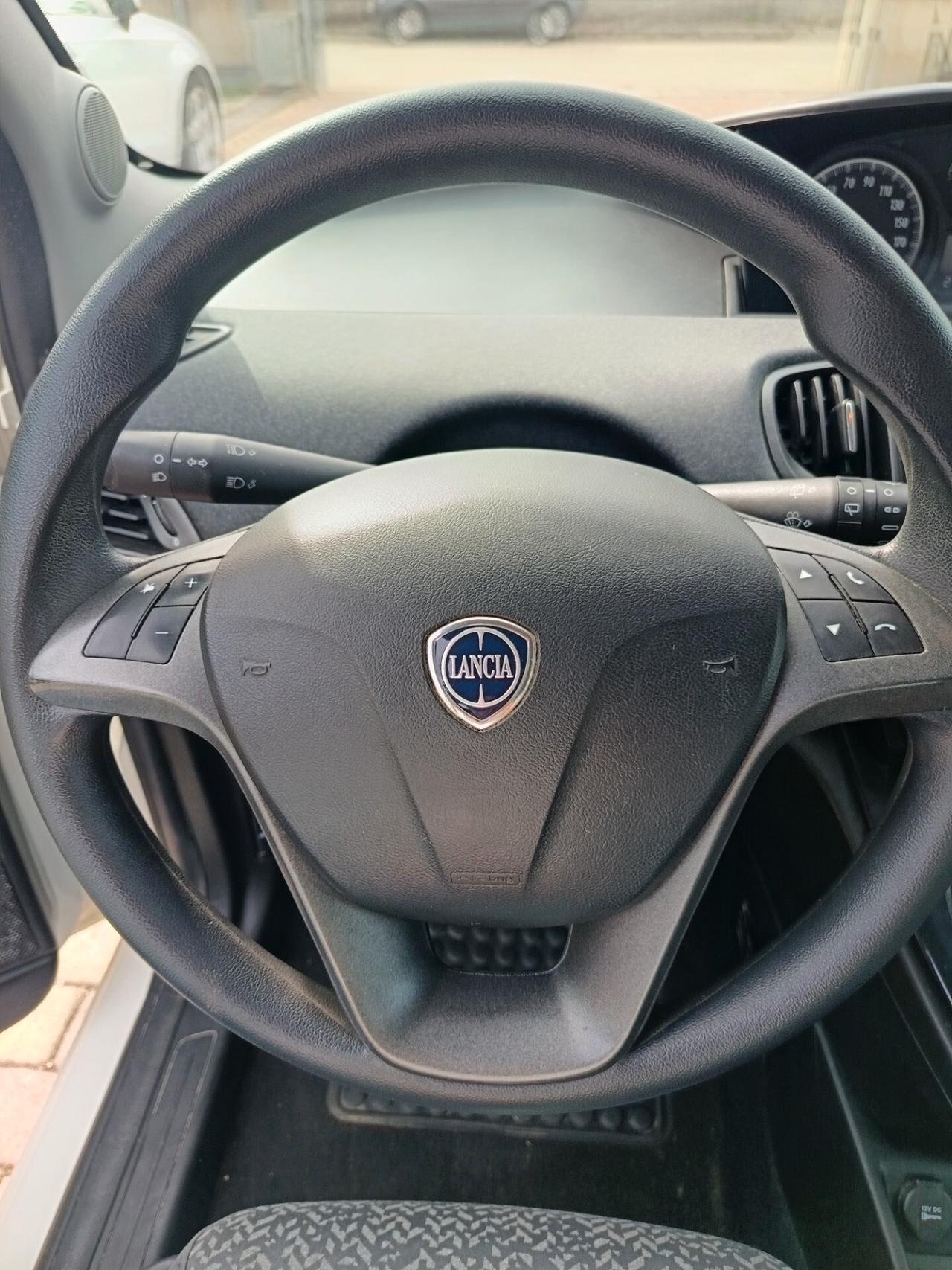 Lancia Ypsilon 1.2 69 CV 5 porte S&S Elefantino Blu