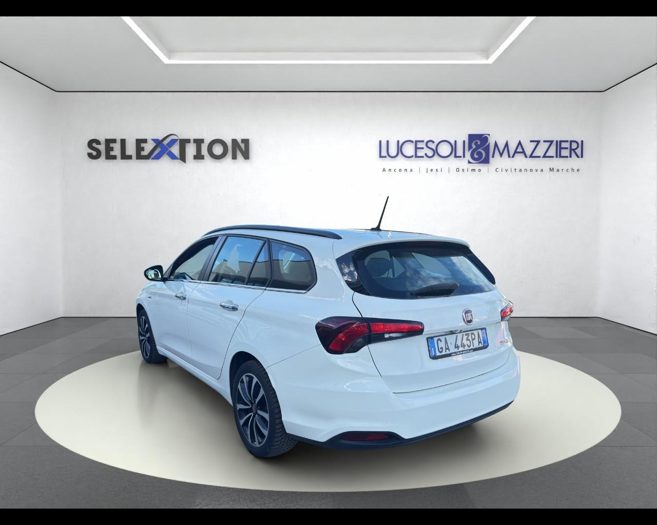 FIAT Tipo (2015-->) - Tipo 1.4 T-Jet 120CV SW Lounge