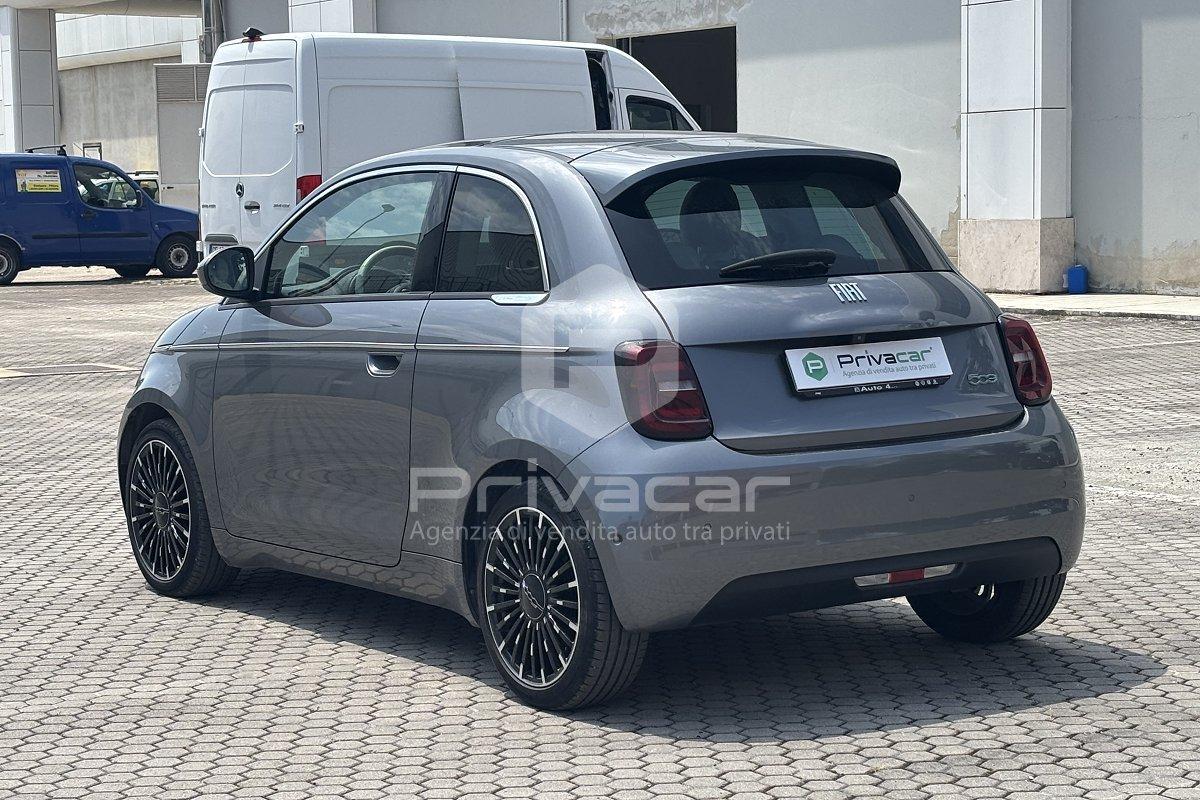 FIAT 500e Berlina 42 kWh La Prima