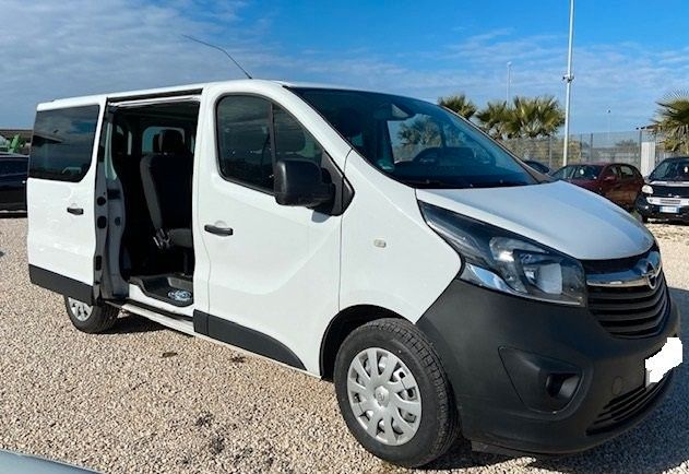 Opel Vivaro 9 posti 1600 bi turbo