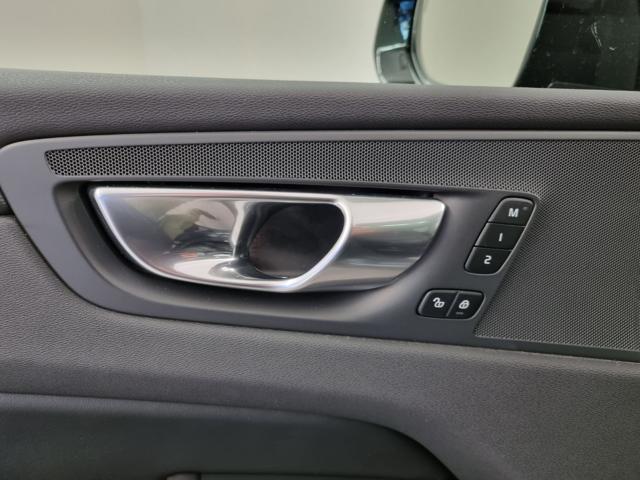 VOLVO XC60 T6 Recharge Plug-in Hybrid AWD automatico Plus Dar