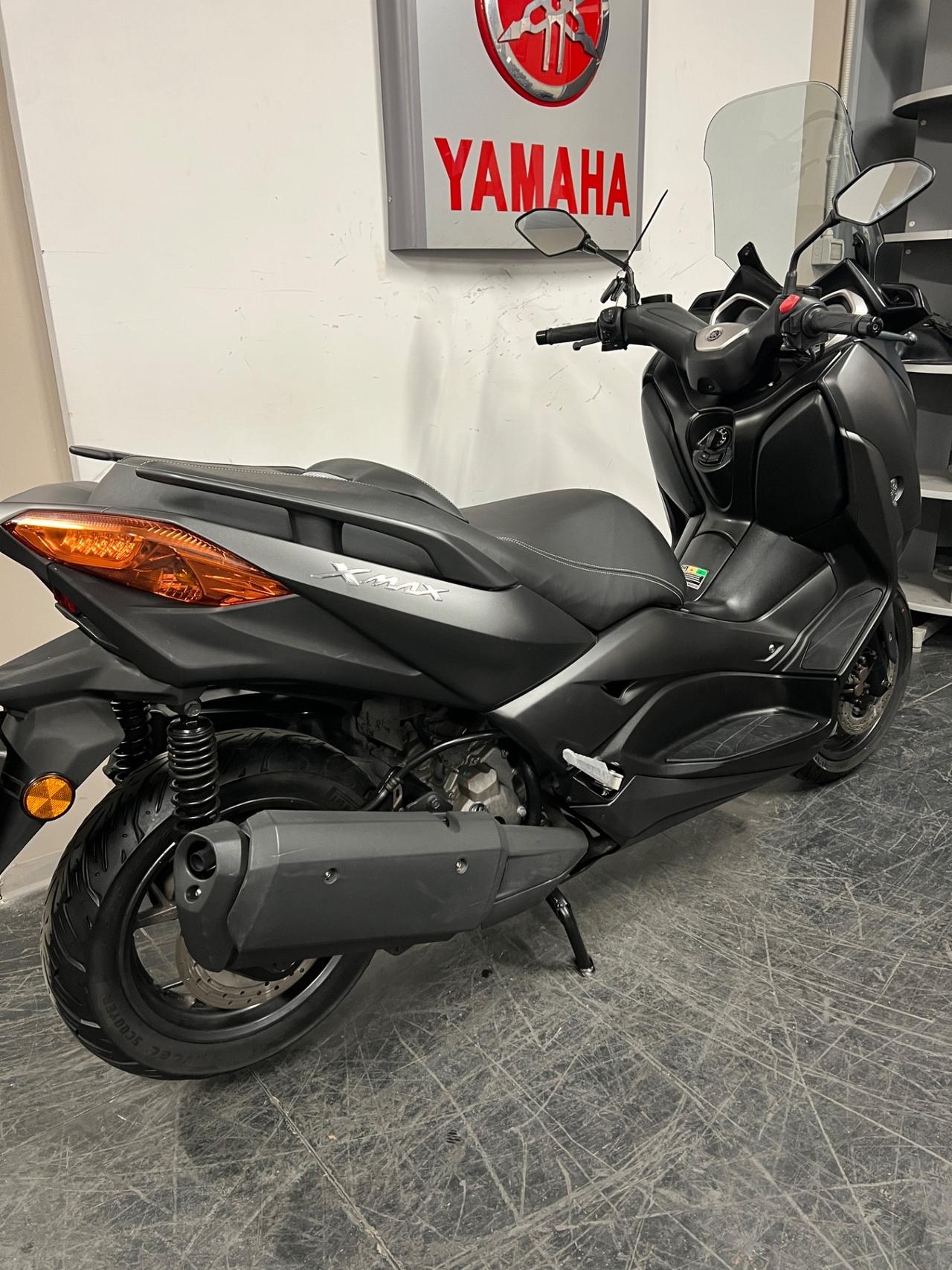 Yamaha X-Max 300