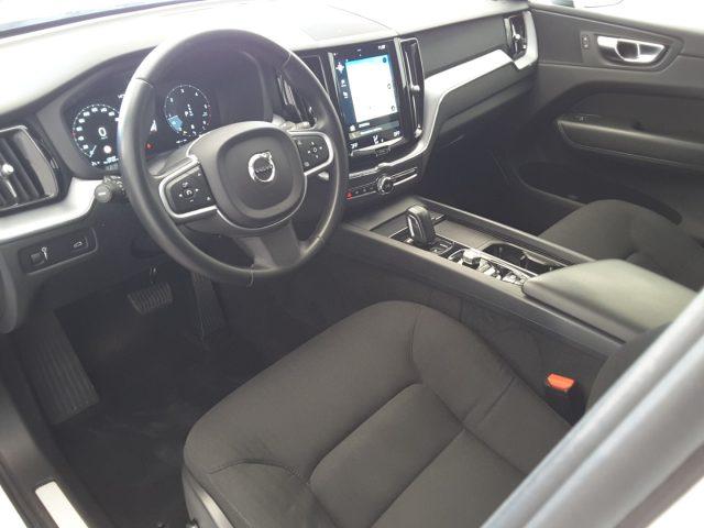 VOLVO XC60 B4 (d) AWD Geartronic Momentum *GANCIO TRAINO*