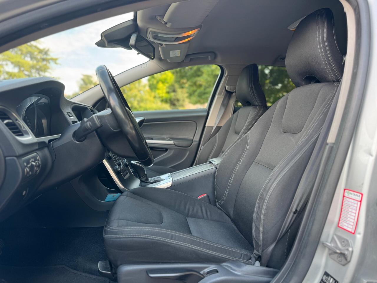 Volvo V60 D2 Geartronic Summum