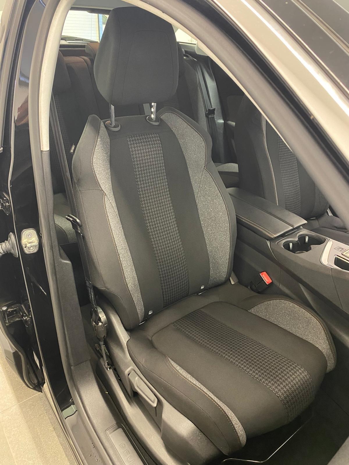 Peugeot 3008 BlueHDi 130 S&S EAT8 Business