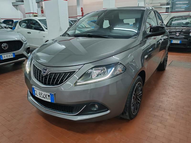 Lancia Ypsilon 1.0 hybrid Gold CARPLAY 4 vetri elettrici