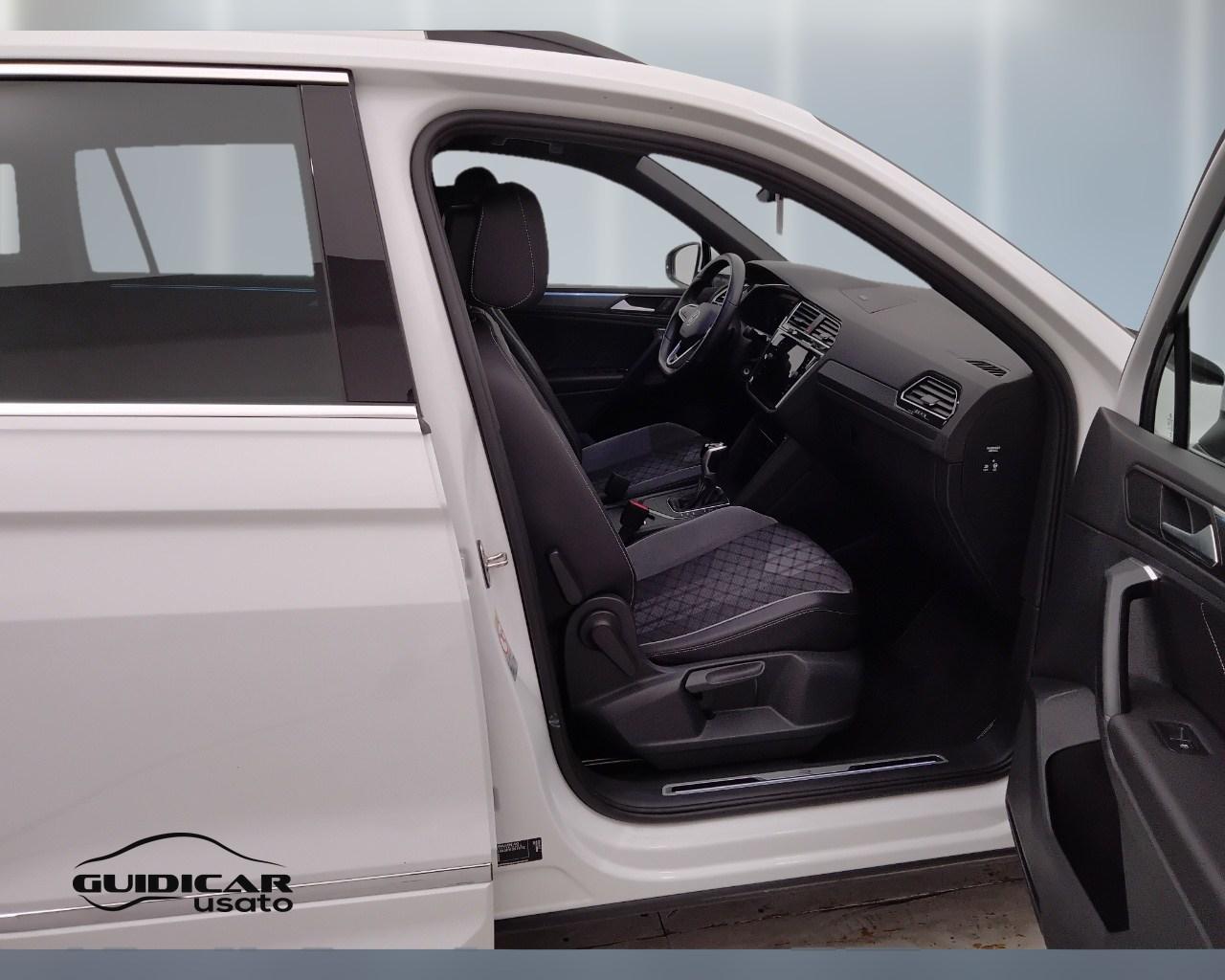 VOLKSWAGEN Tiguan II 2021 - Tiguan 1.5 tsi R-Line 150cv dsg