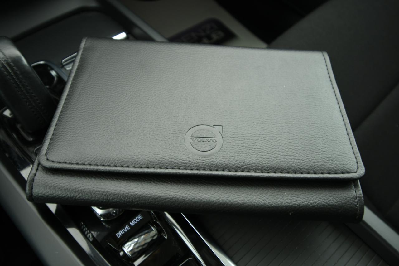 VOLVO XC60 2.0 b4 Momentum Pro awd auto CAMERA+APP CONNECT