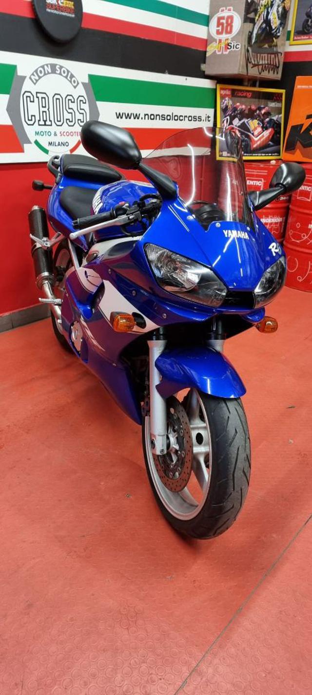 YAMAHA YZF R6 - PRIMA SERIE