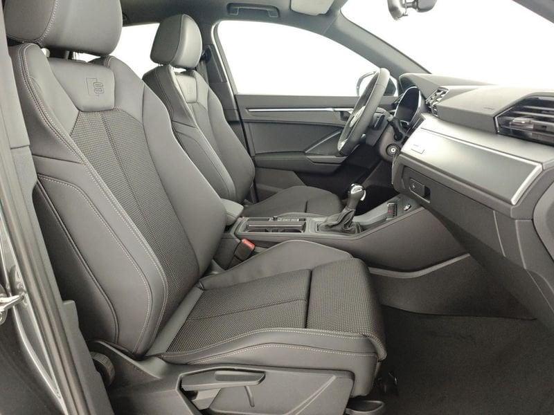 Audi Q3 SPB 40 TDI quattro S tronic Identity Black