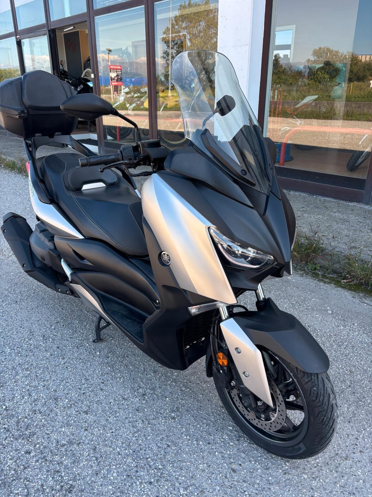 Yamaha X-Max 400