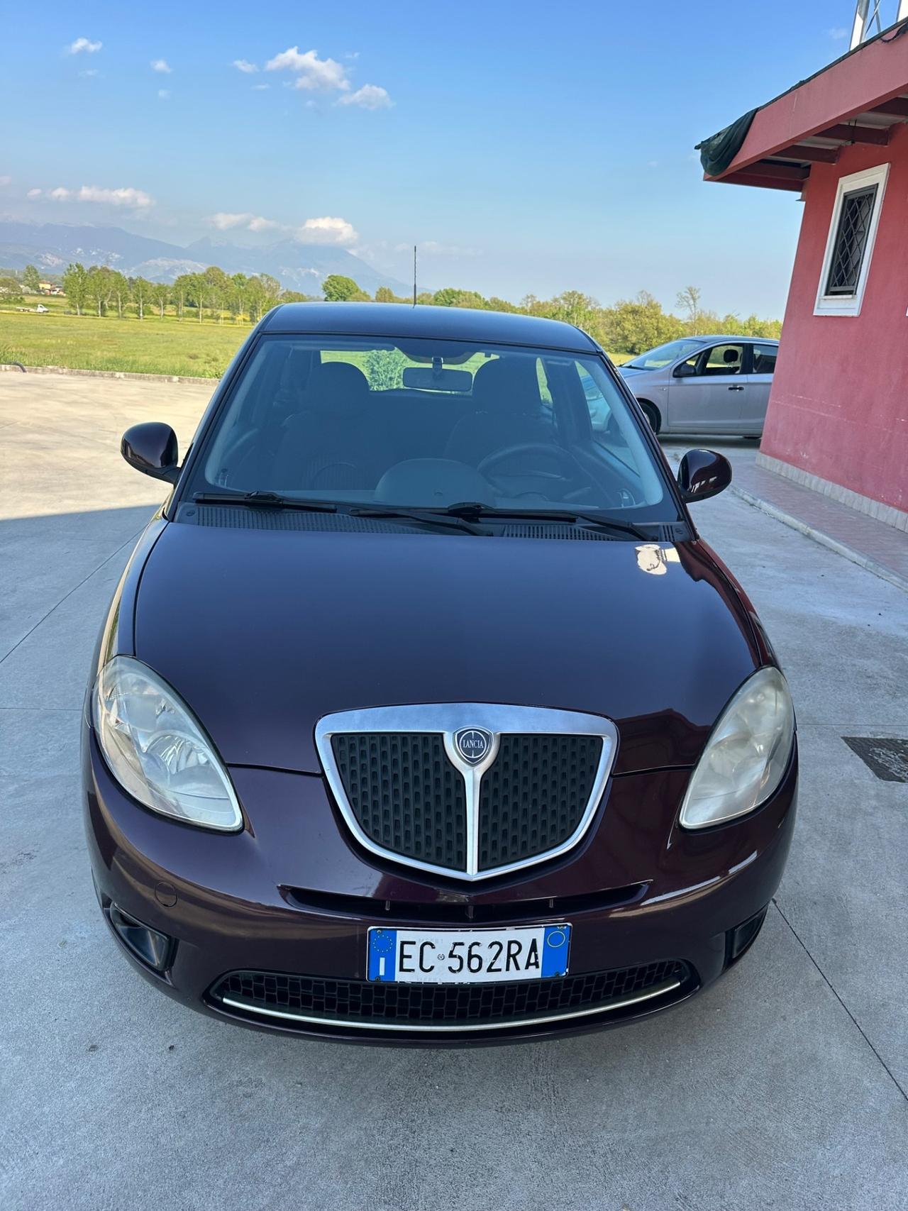Lancia Ypsilon 1.3 MJT 75 CV
