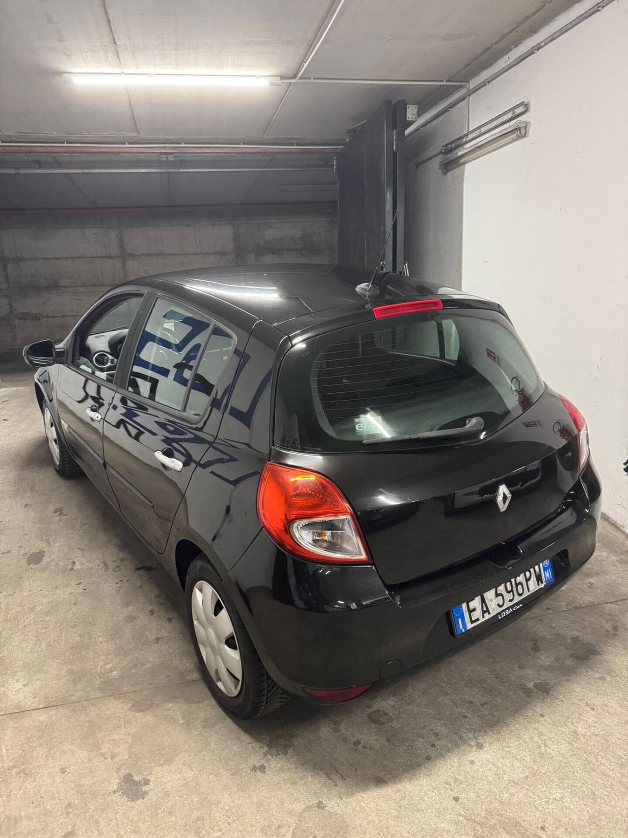 Renault Clio 1.2 16V 5 porte 2010