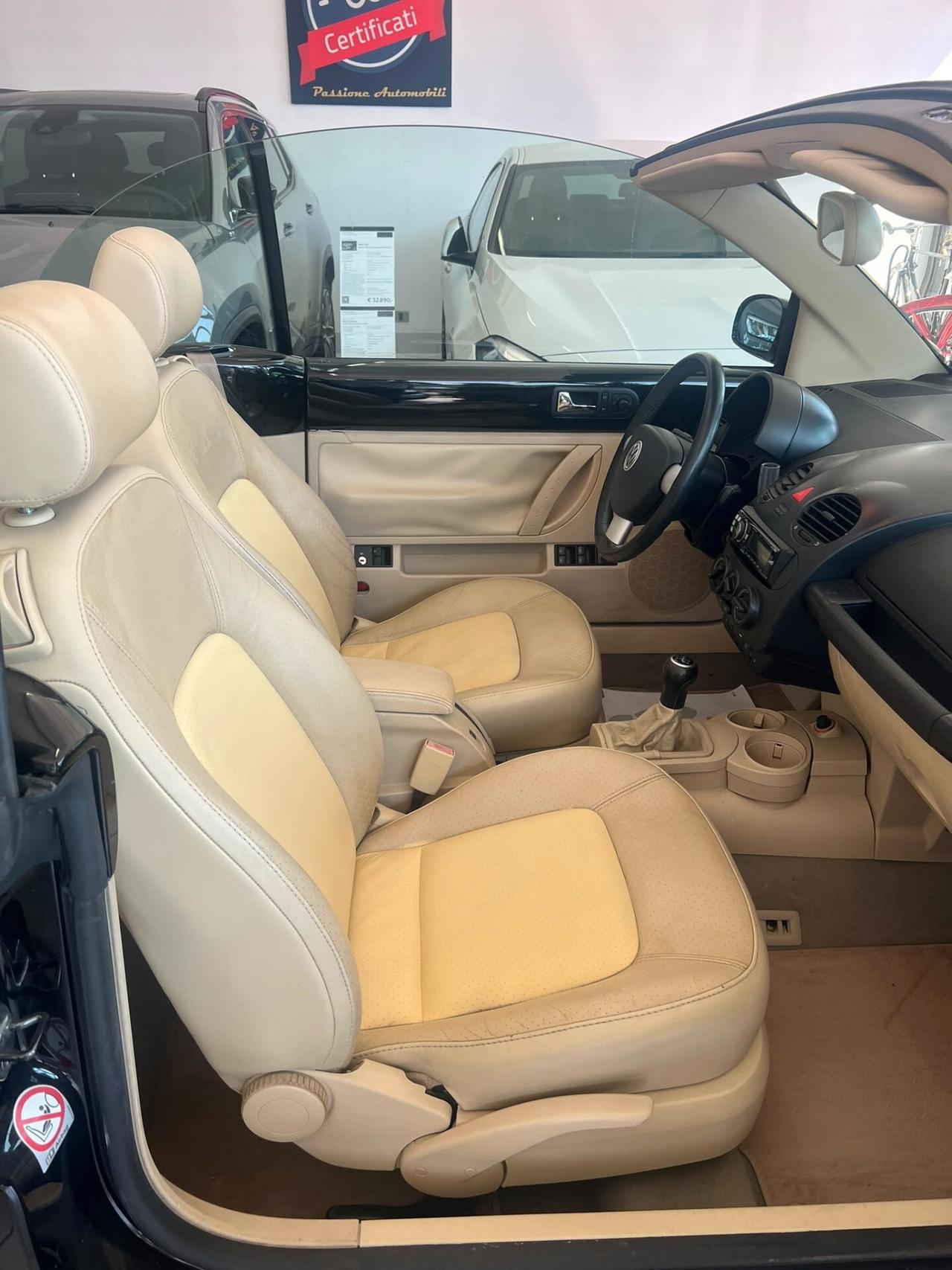 Volkswagen New Beetle 1.6 Cabrio