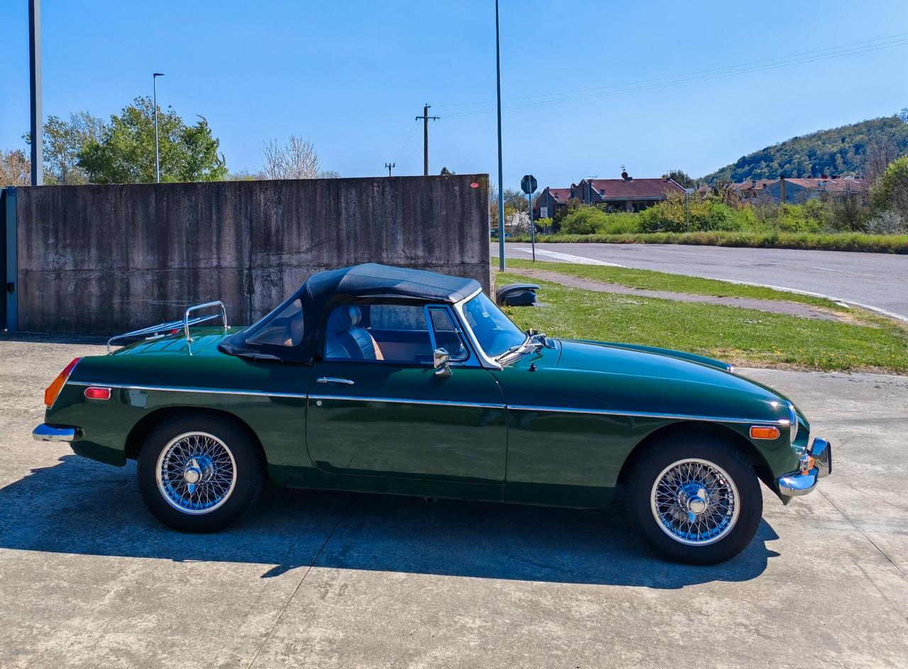 MG B Roadster (RESTAURO TOTALE)