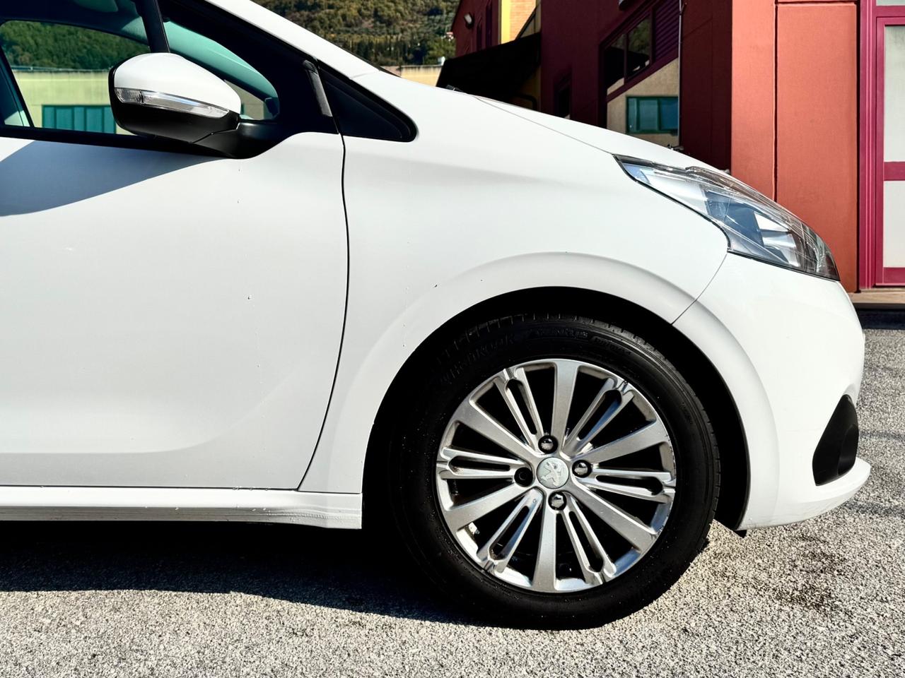Peugeot 208 PureTech 82 5p. GPL Allure