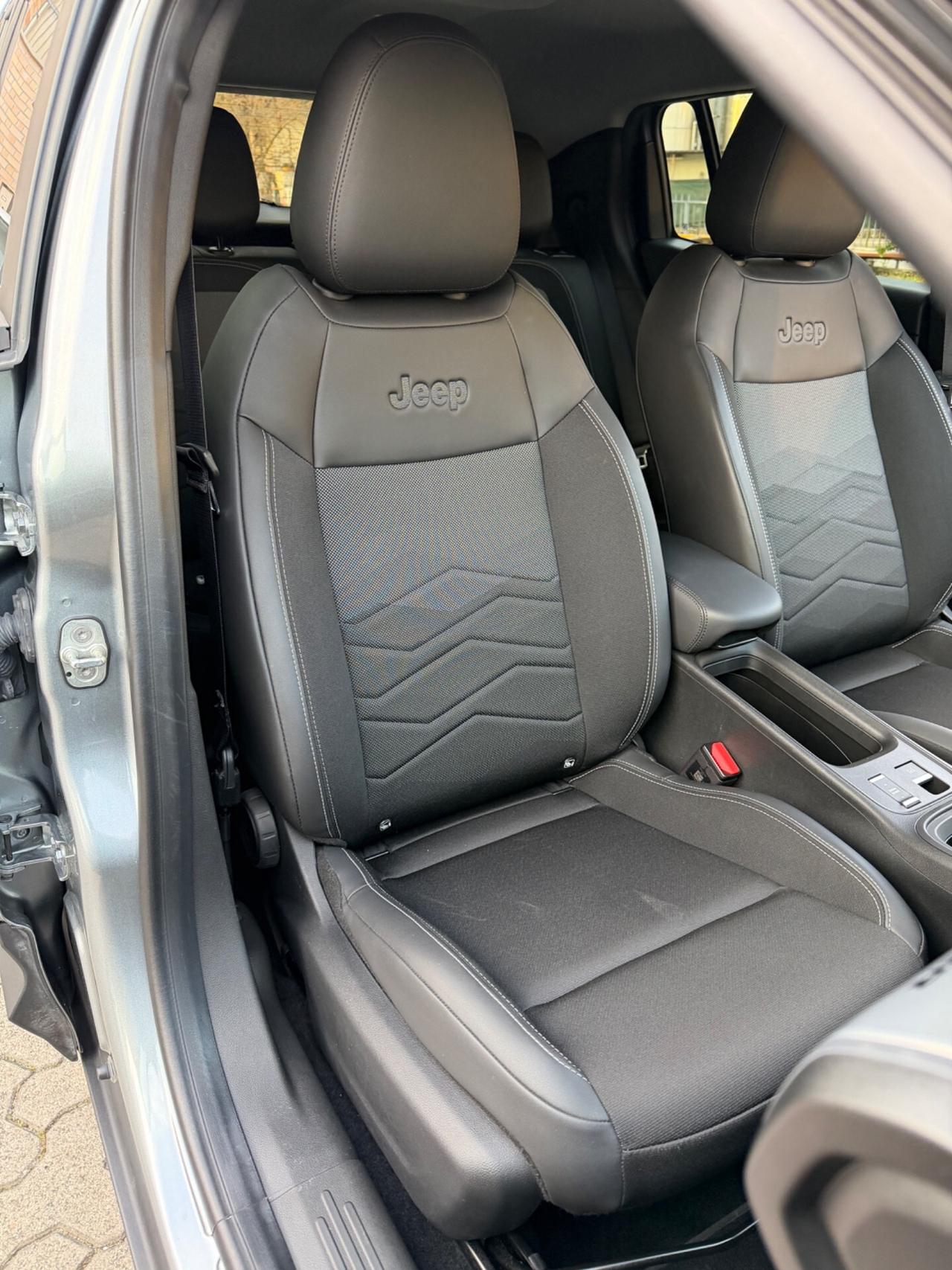 Jeep Avenger 1.2 Turbo 100 CV MHEV Summit