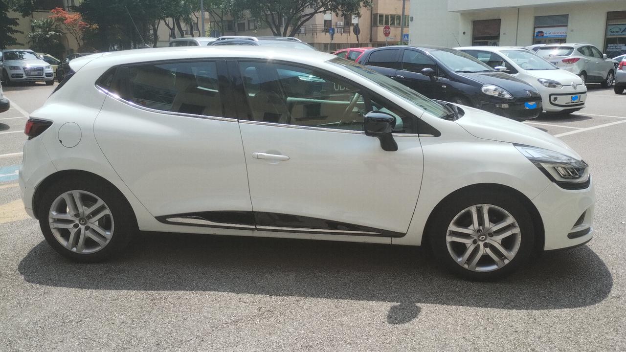 Renault Clio dCi 8V 75 CV 5 porte Moschino Zen NEOPATENTATI