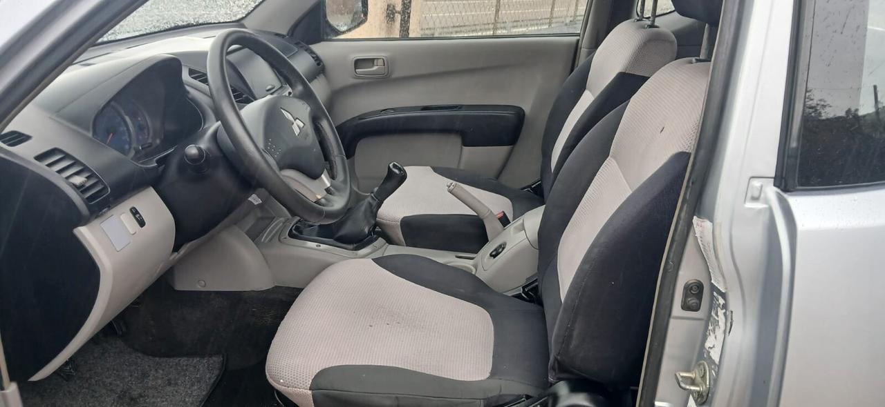 Mitsubishi L200 2.5 DI-D/136CV Single Cab - 2006