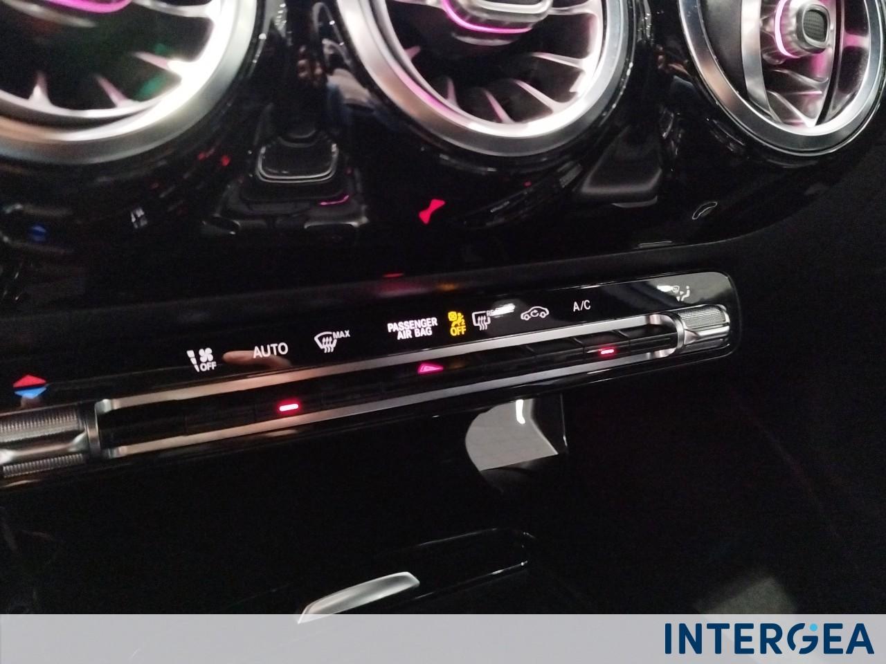 Mercedes-Benz A 180 d Premium auto