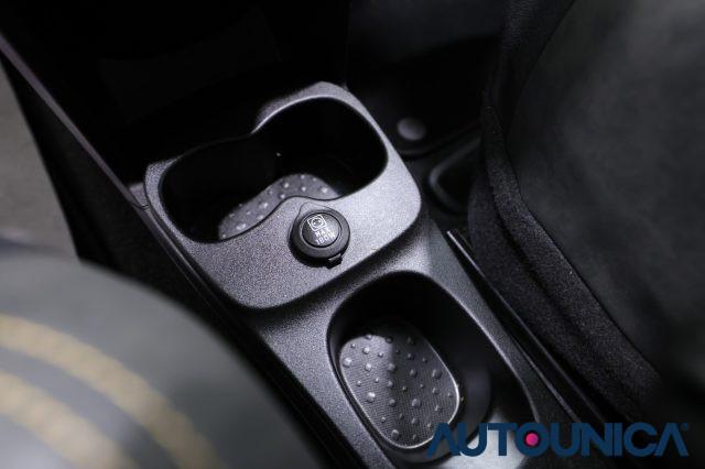 FIAT Panda 1.0 FIREFLY S&S HYBRID CITY CROSS NEOPATENTATI