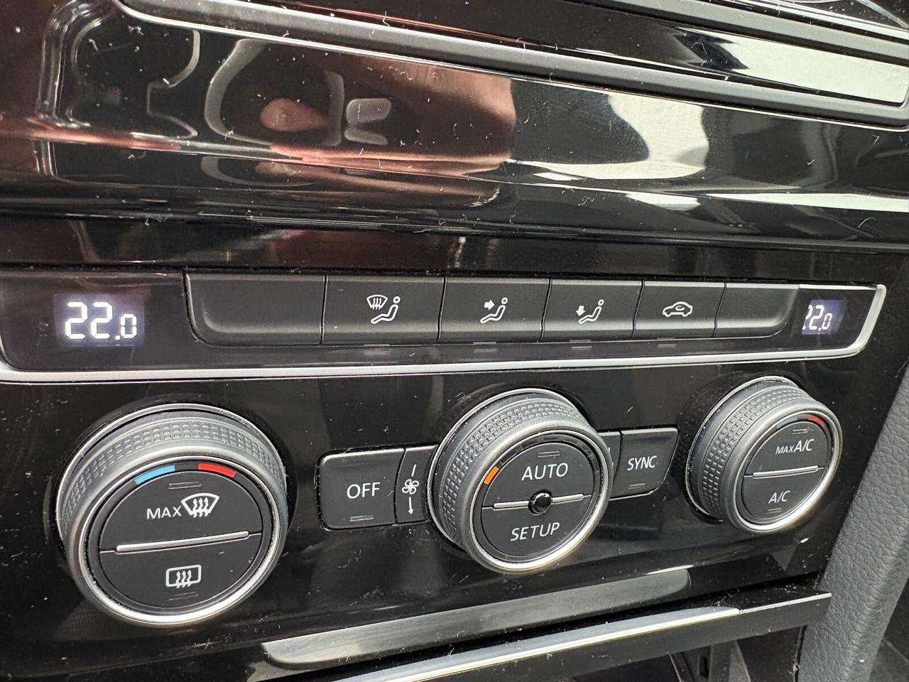 Volkswagen Golf HIGHLINE 1.6 TDI 5p. BMT UNICO PR.