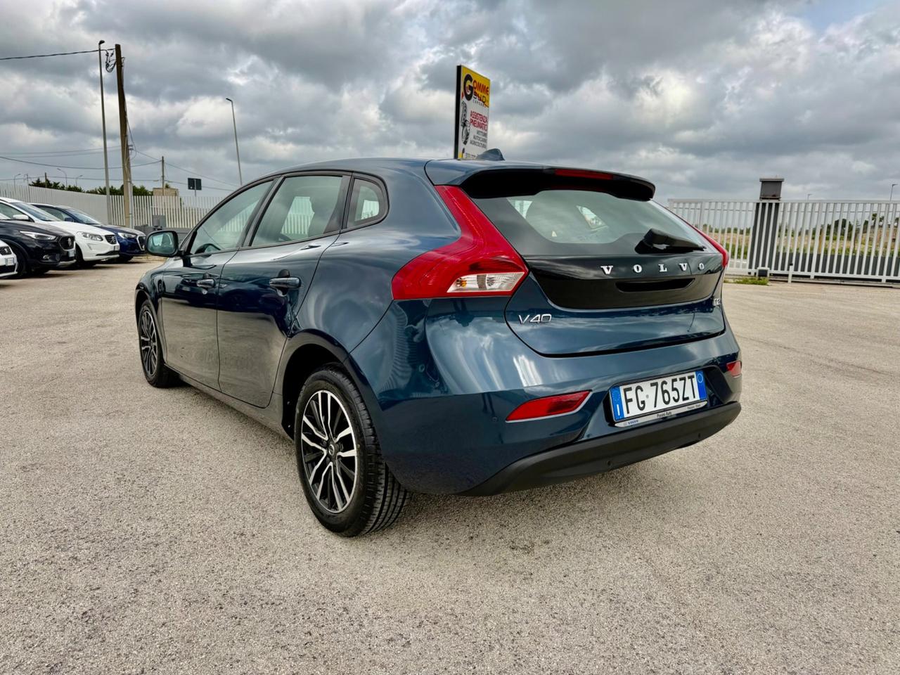VOLVO V40 2.0D D2 120CV MANUALE FULL LED MY17