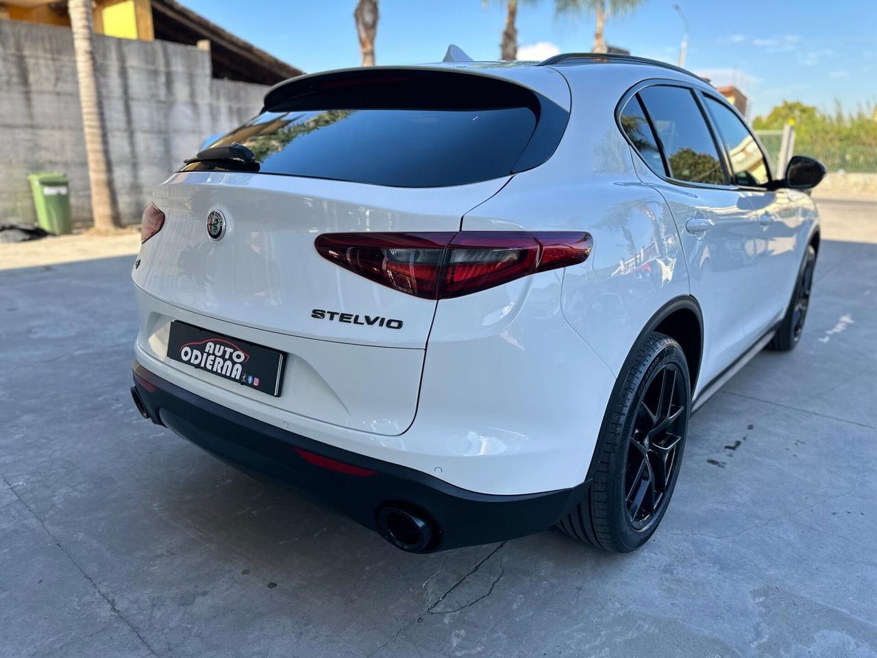 Alfa Romeo Stelvio 2.2 Turbodiesel 210 CV AT8 Q4 B