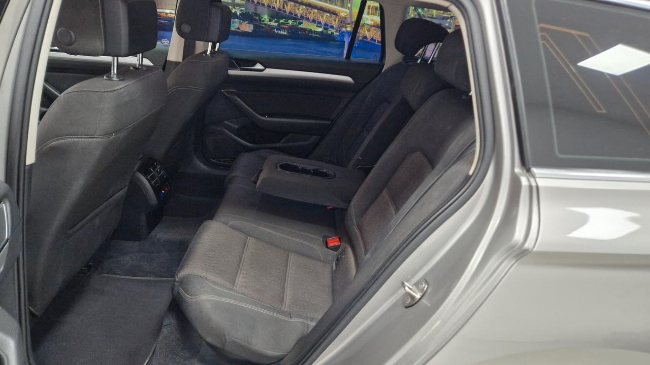 Volkswagen Passat Variant 1.6 TDI DSG Comfortline BlueMotion Tech.