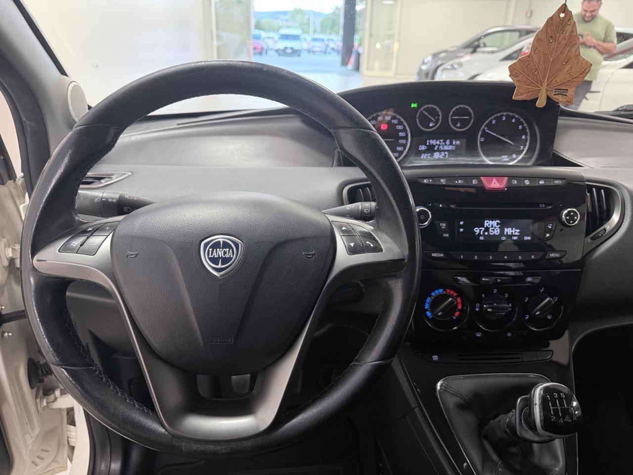 Lancia Ypsilon 1.2 69 CV 5P. Platinum