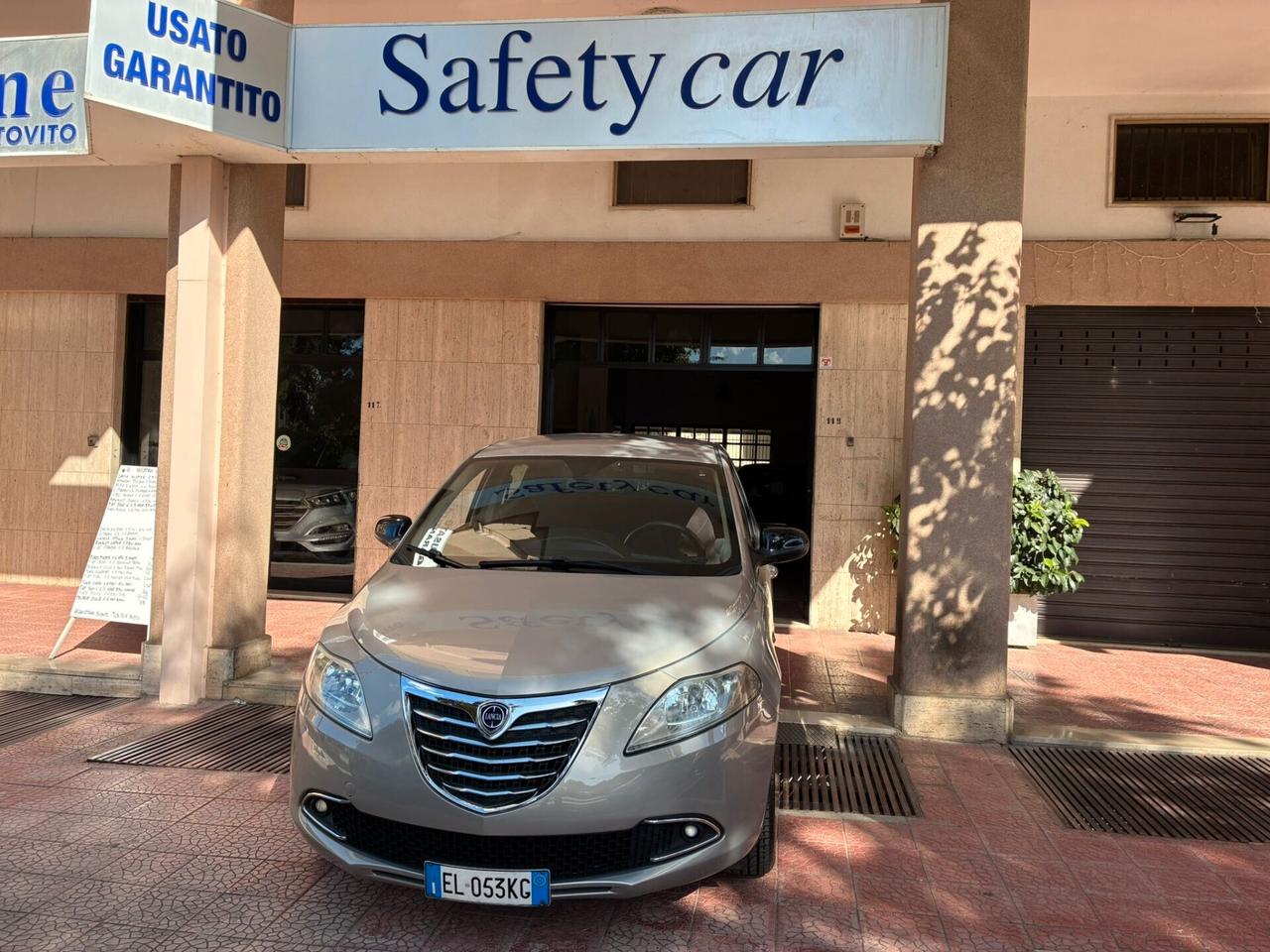 Lancia Ypsilon 1.3MJT 95cv 5p perfetta-12