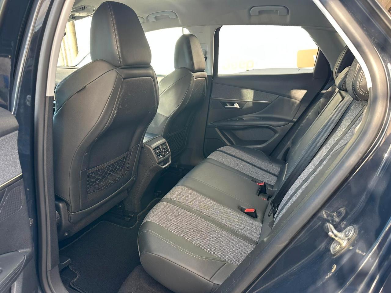 Peugeot 3008 BlueHDi 130 S&S Allure