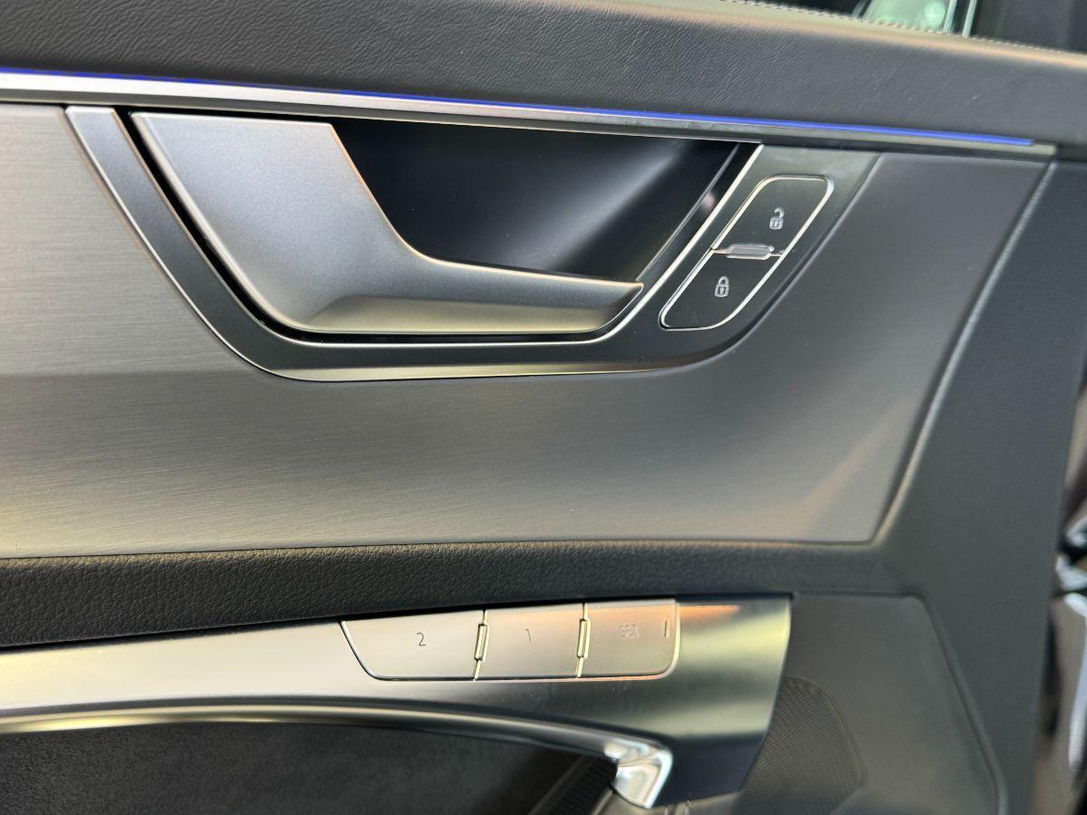 AUDI RS6 4.0 MHEV 600CV Identity Black Tetto Panorama