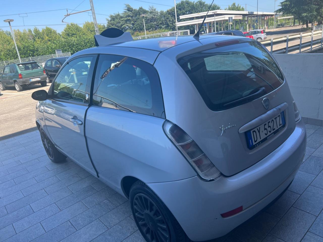 Lancia Ypsilon 1.4 Argento Ecochic GPL