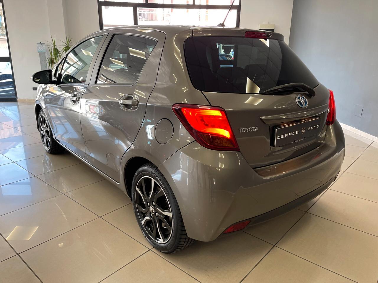 Toyota Yaris 1.5 Hybrid style automatica