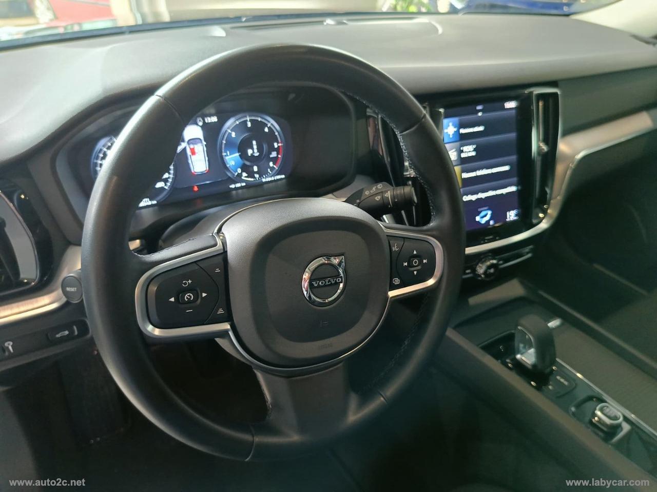 VOLVO V60 B4