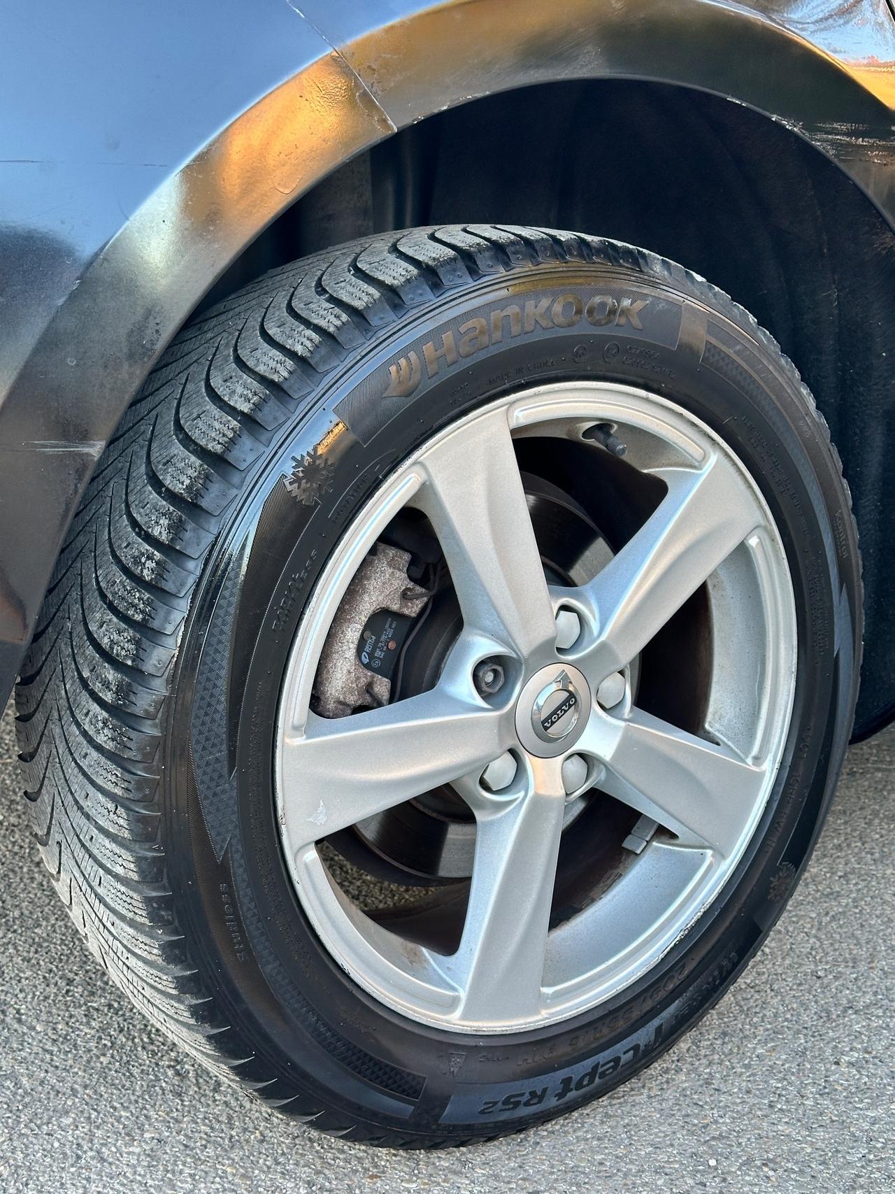 Volvo V40 D2 R-DESIGN MOMENTUM X NEOPATENTATI