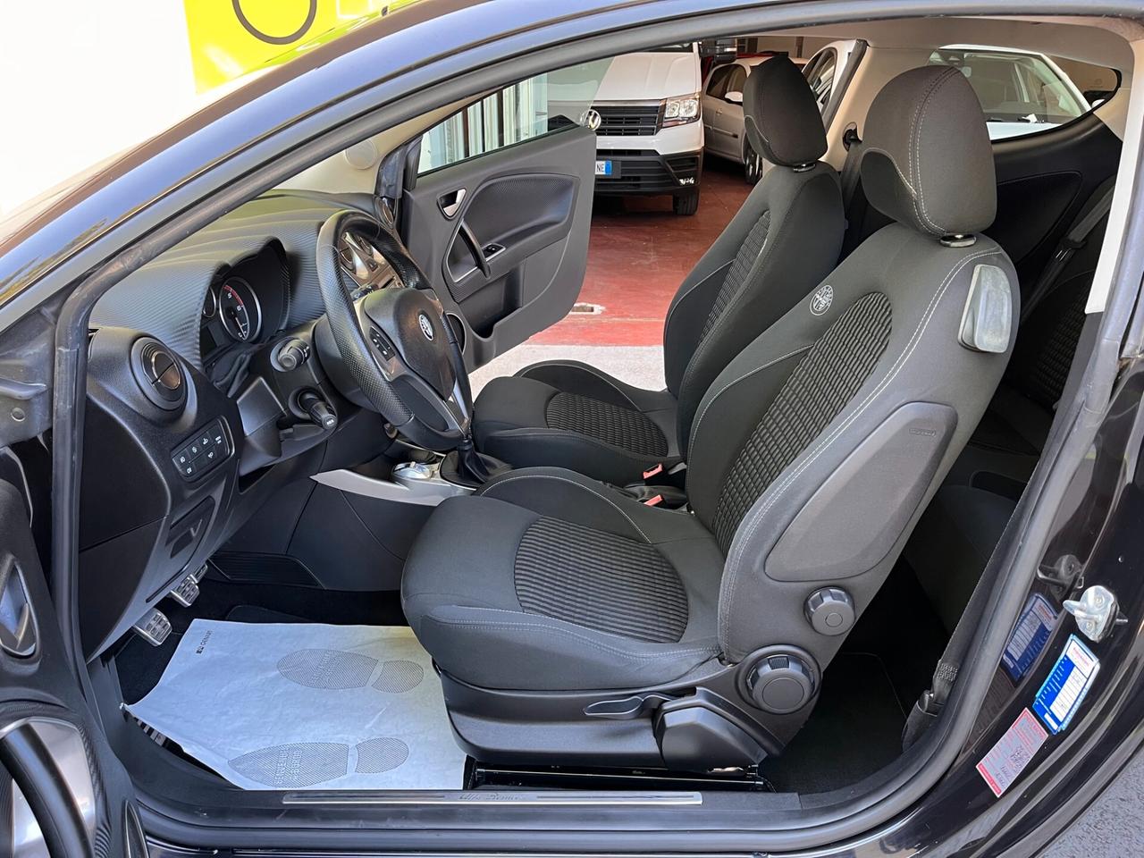 Alfa Romeo MiTo 1.3 jtdm-2 Distinctive premium