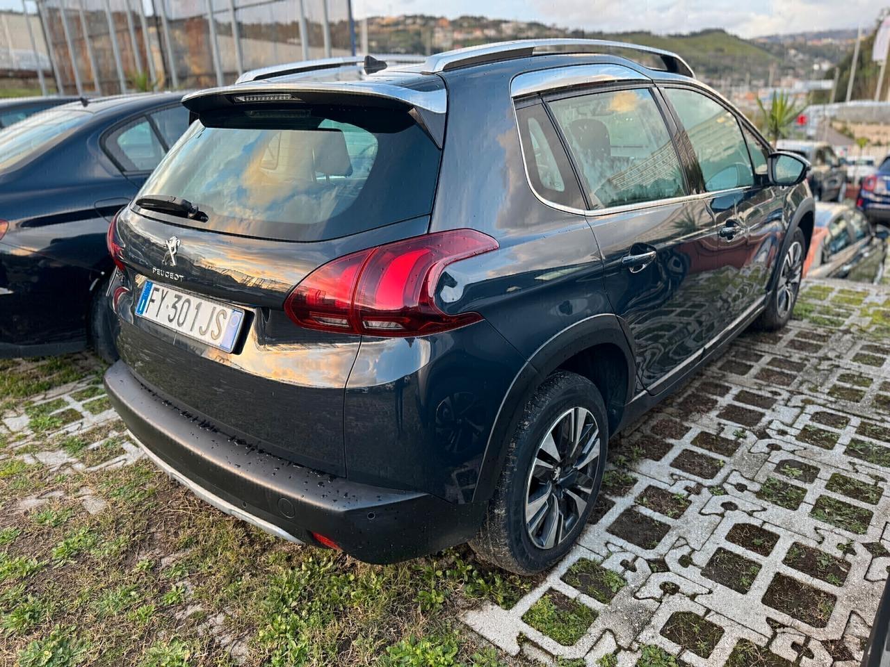 Peugeot 2008 BlueHDi 100cv Allure