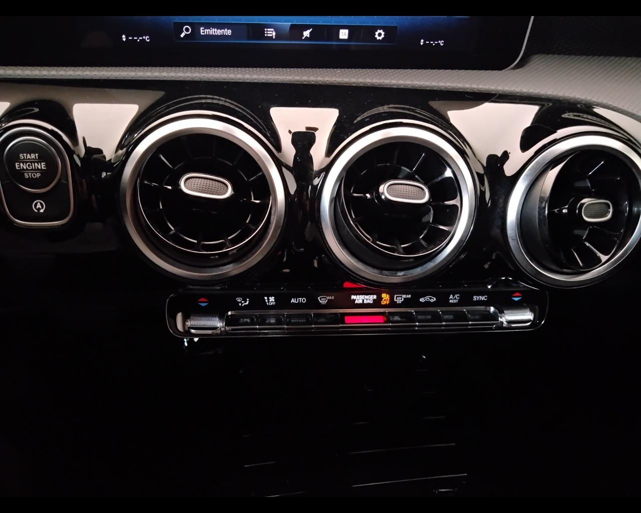 Mercedes-Benz Classe A - W177 2018 - A 180 d Sport auto
