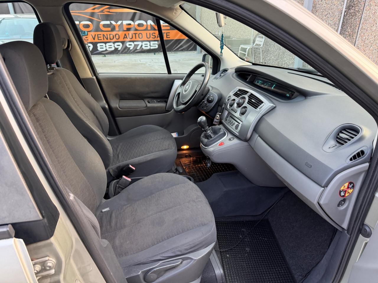 Renault Scénic 1.6 benzina euro4 spaziosa neopatentati