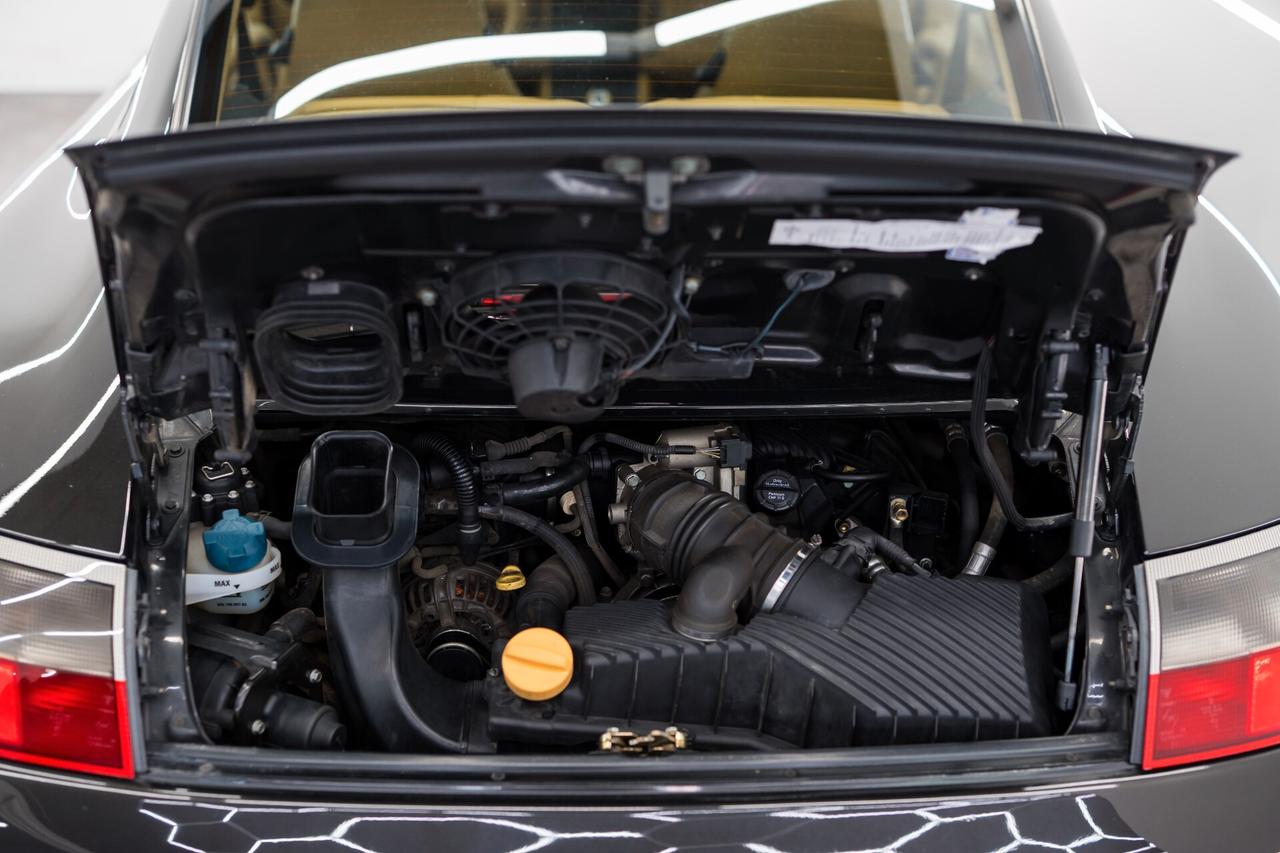 Porsche 911 Carrera 2 Coupé