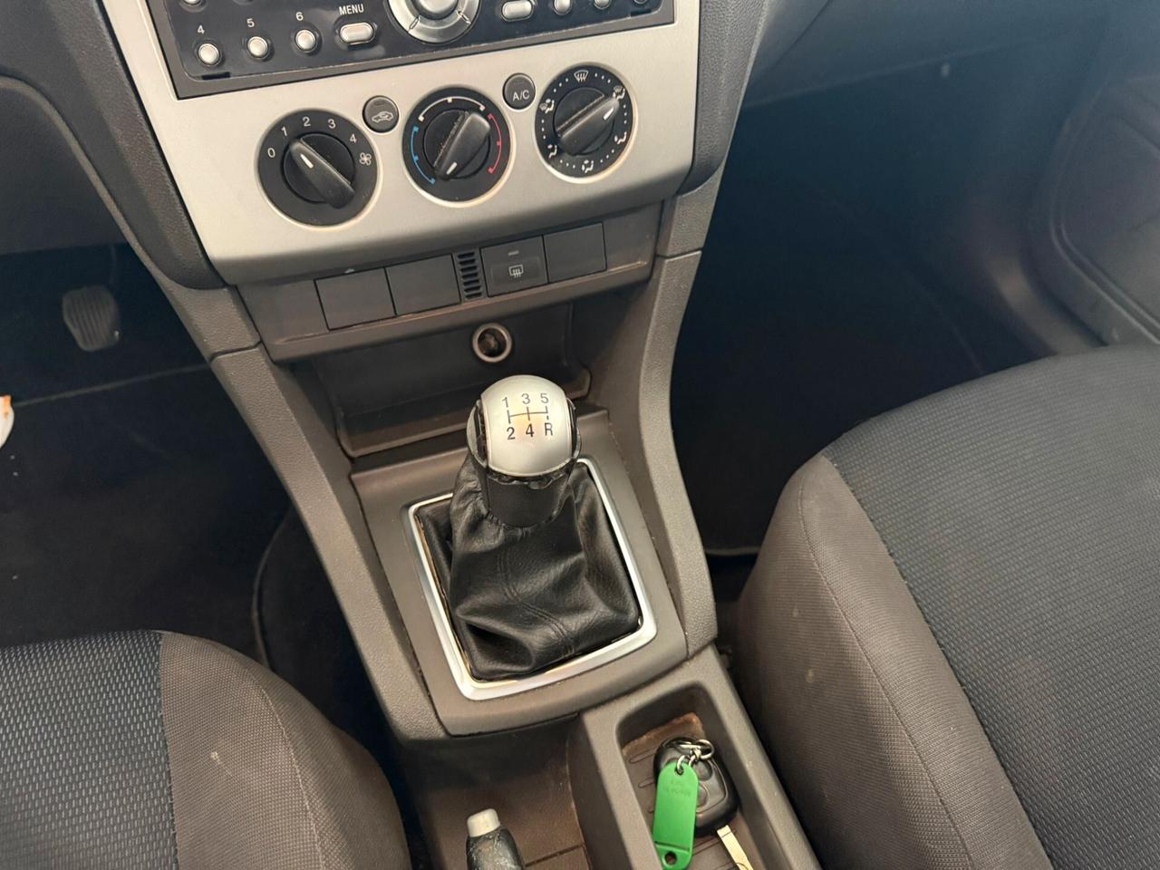 Ford Focus C-Max 1.6 TDCi (90CV) NEOPATENTATI
